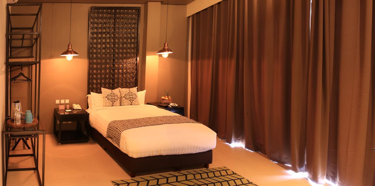 The Oriental Leyte Hotel Tacloban Szoba fotó